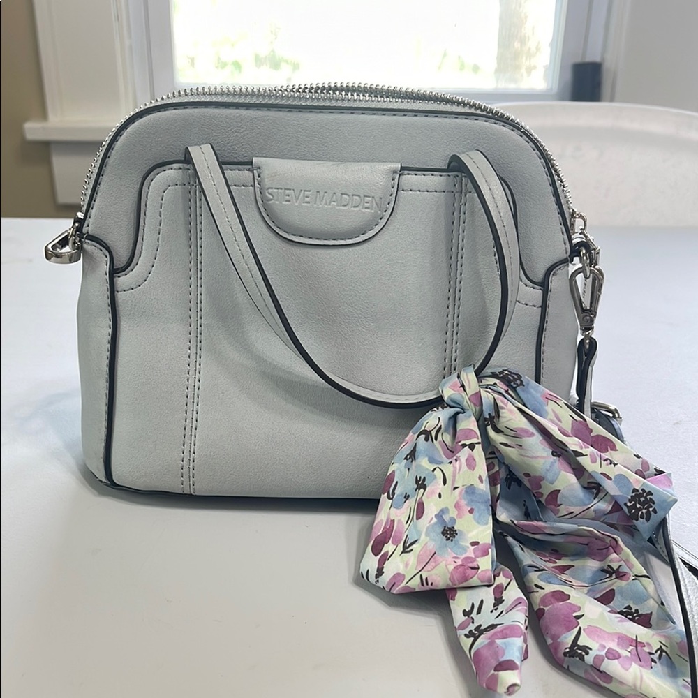 Steve Madden Gray Crossbody Bag with Elegant Design
